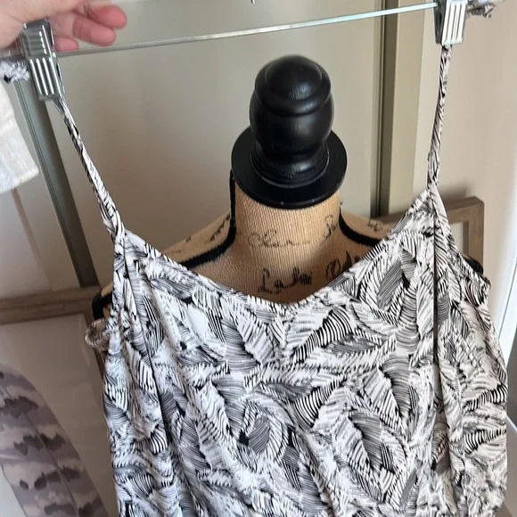 NWT Banana Republic palm leaf jumpsuit - Picture 3 of 14